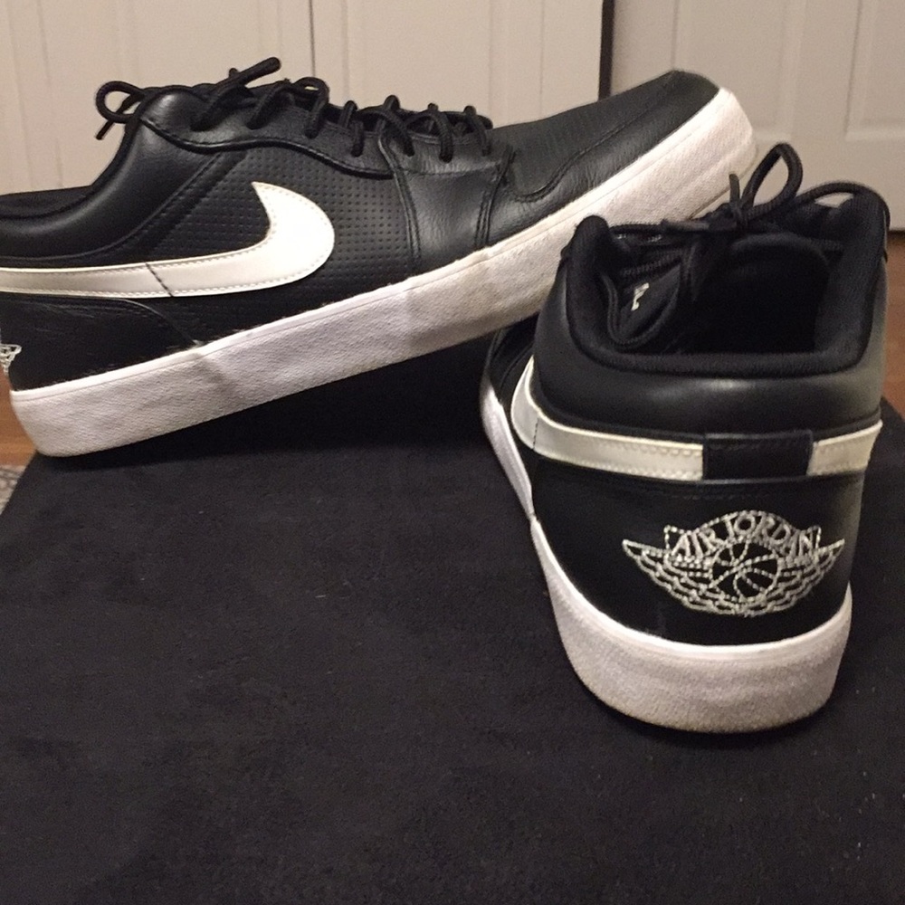 Black Men’s Air Jordan’s Size 11- great condition